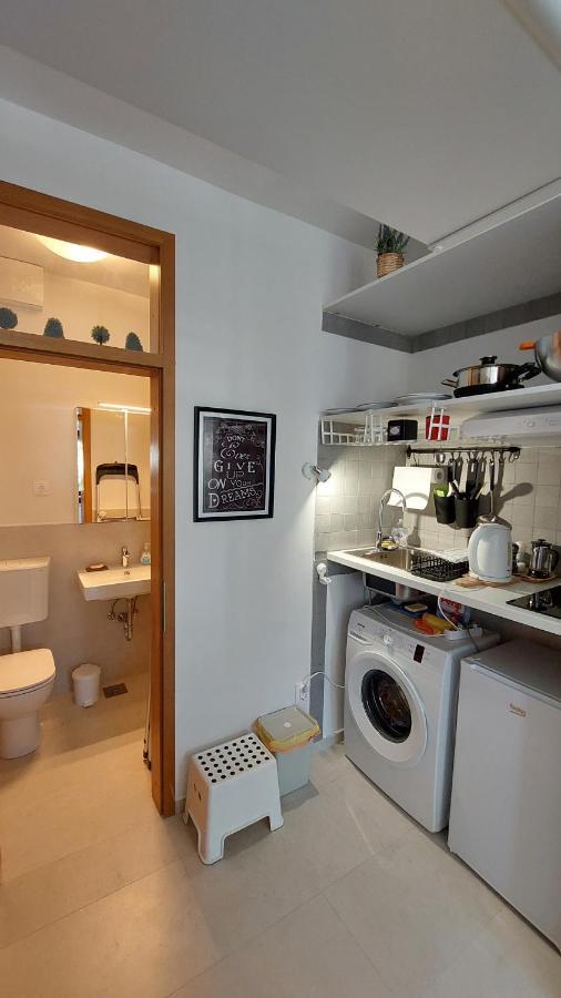 Cozy, Bright And Affordable Studio W/ Free Parking Lublaň Exteriér fotografie